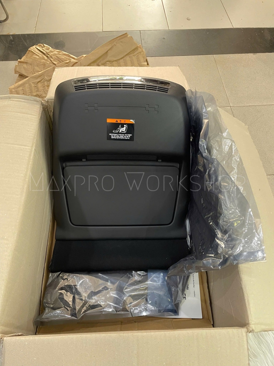 Cận cảnh cụm máy lọc không khí mới full box, nguyên đai nguyên kiện với tem mác cảnh báo rõ ràng từ nhà sản xuất.