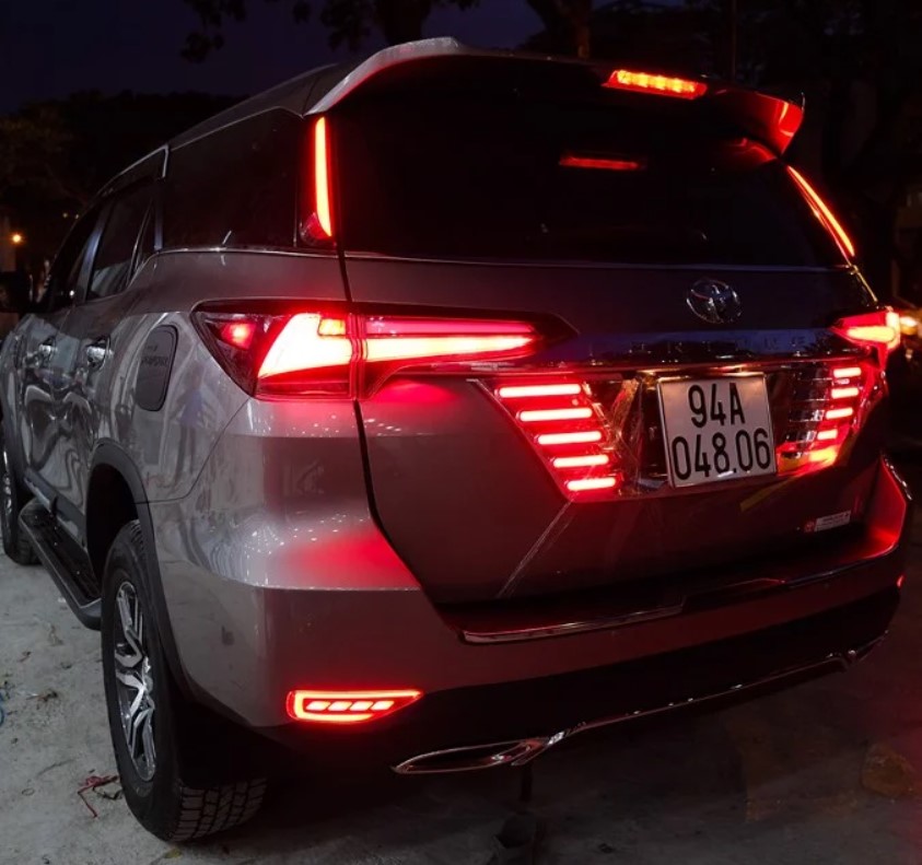 dàn đèn hậu led cho xe Fortuner